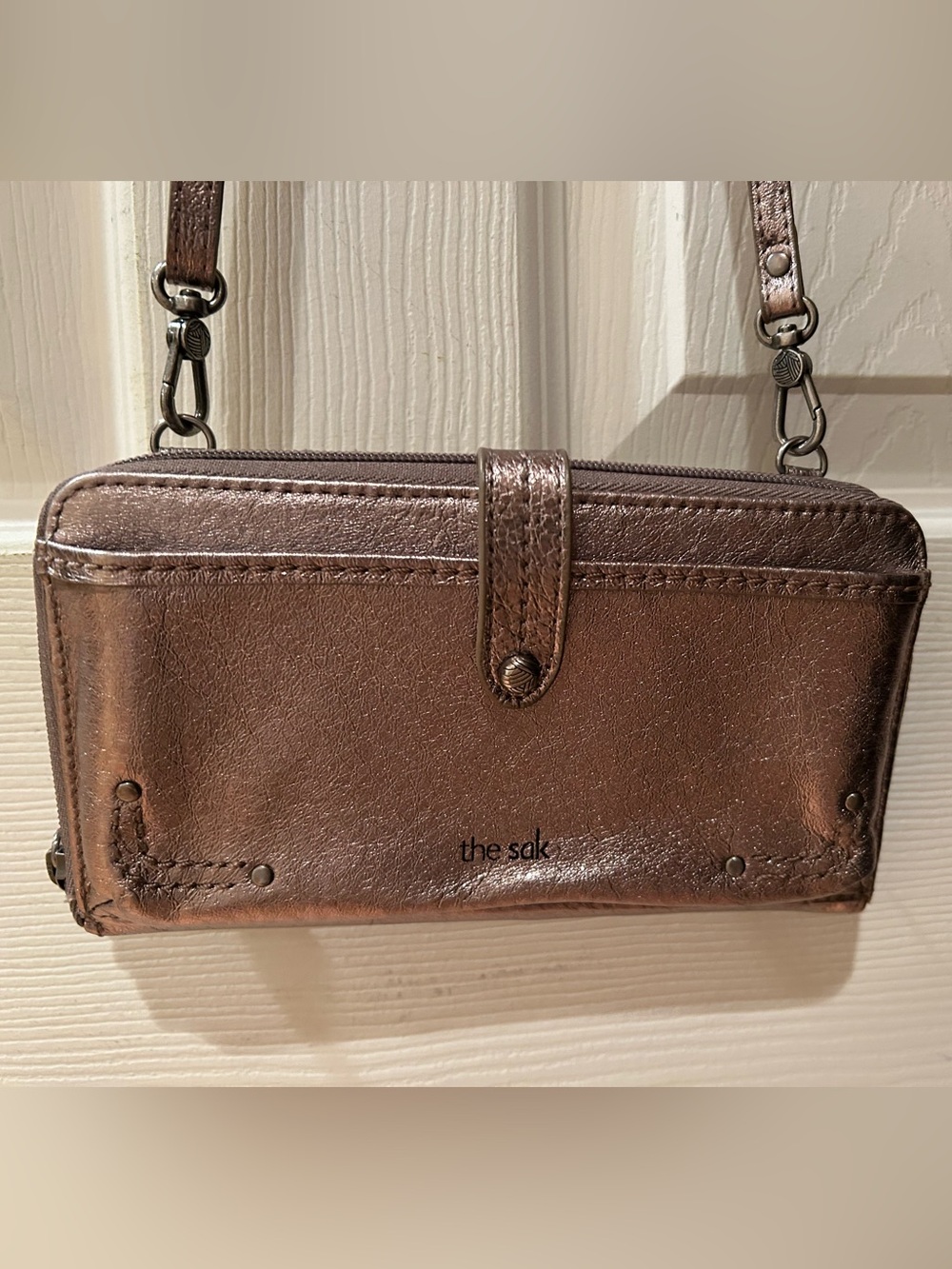The Sak Iris Large Smartphone Crossbody Bag in Bronze 22” drop Strap NWOT